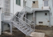 Platforms, stairs and footbridges